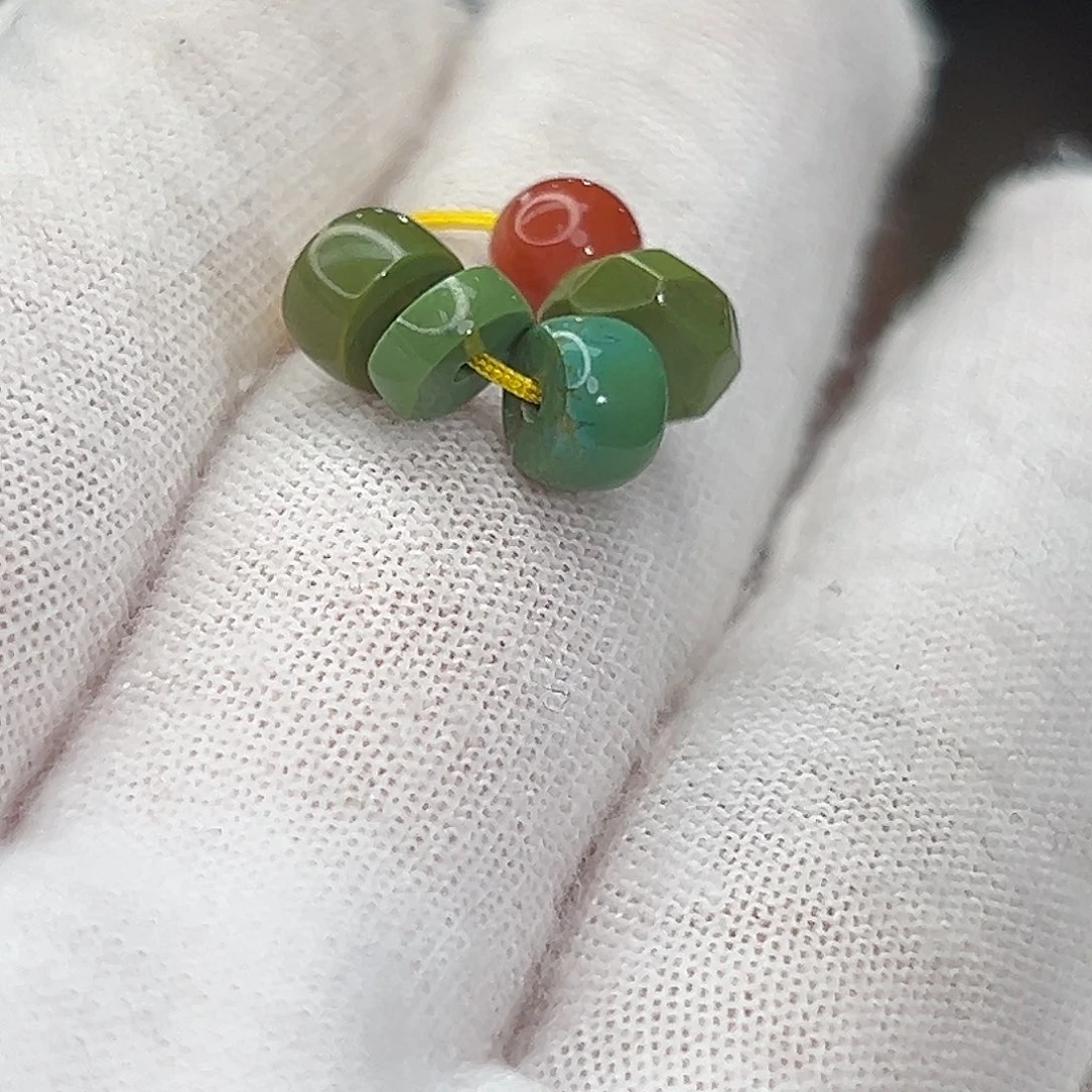 南红玛瑙未镶嵌珠宝奇石