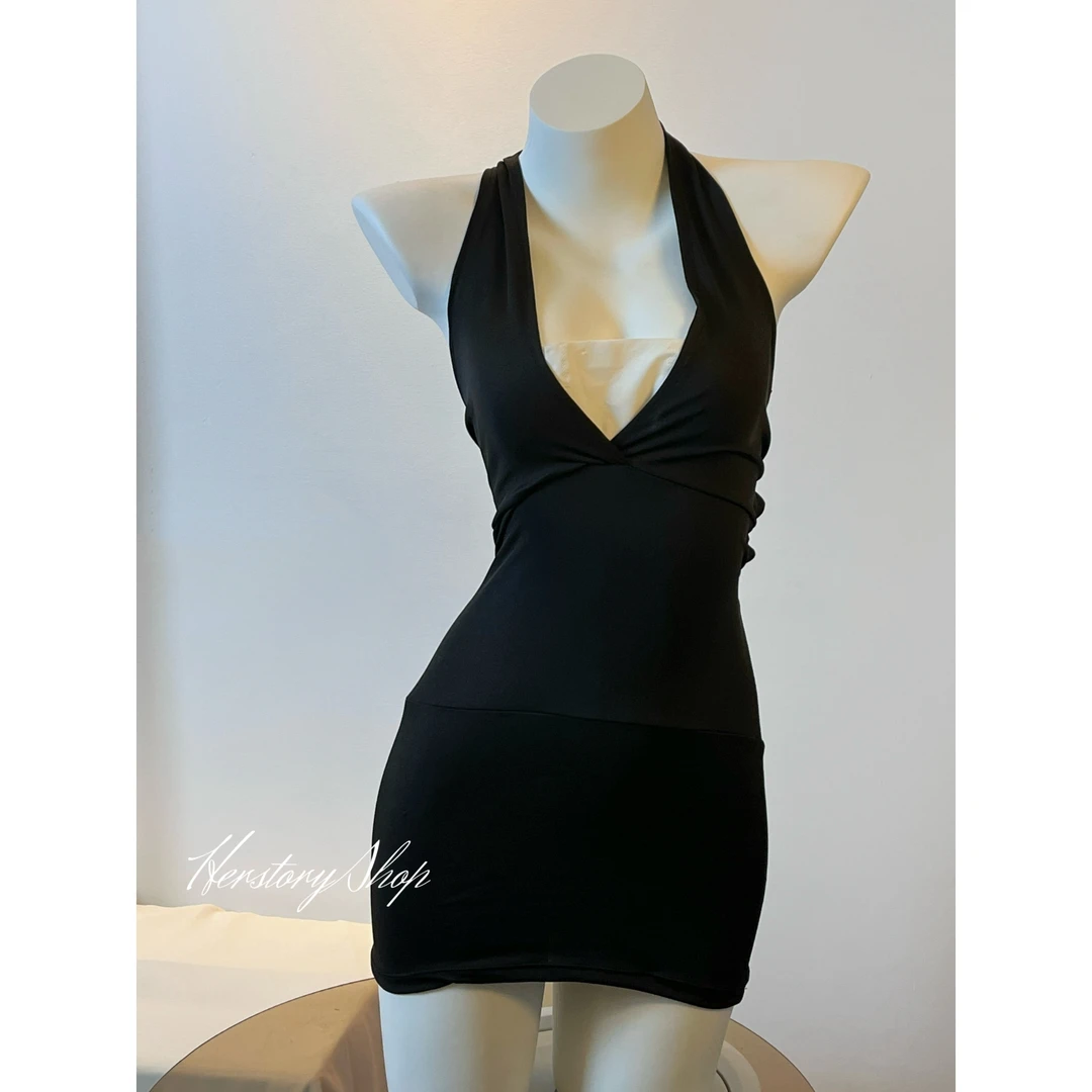 Herstory｜花樣年華 港风性感深V挂脖一衣两穿大露背睡裙