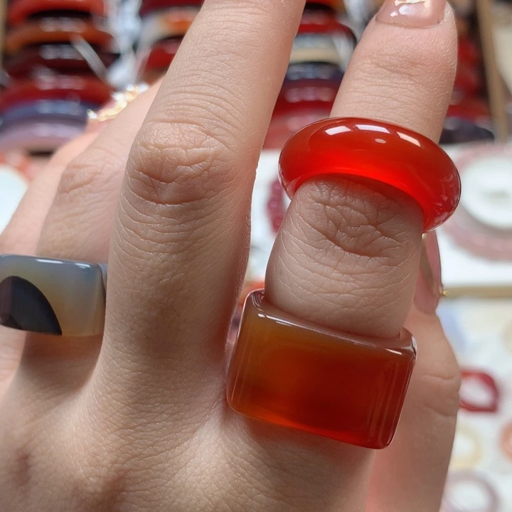 玛瑙/玉髓戒指未镶嵌?