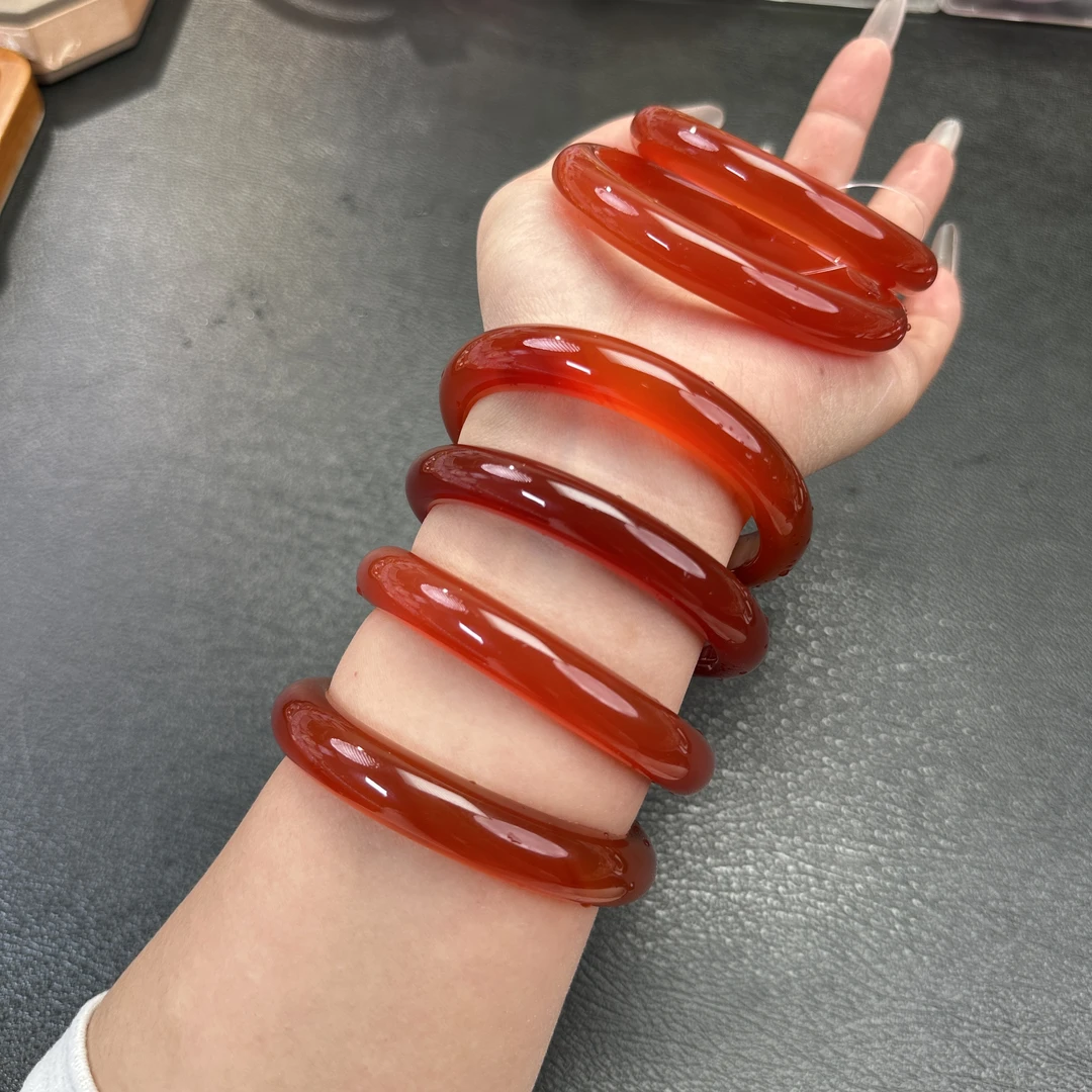 天然玛瑙玉髓原矿满红手镯多样性发货拍一发一