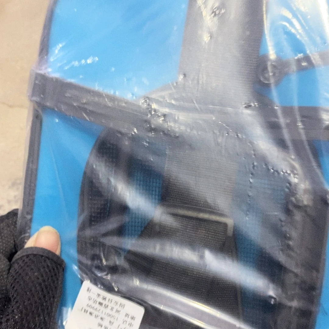 35蓝色活鱼桶一个，，，