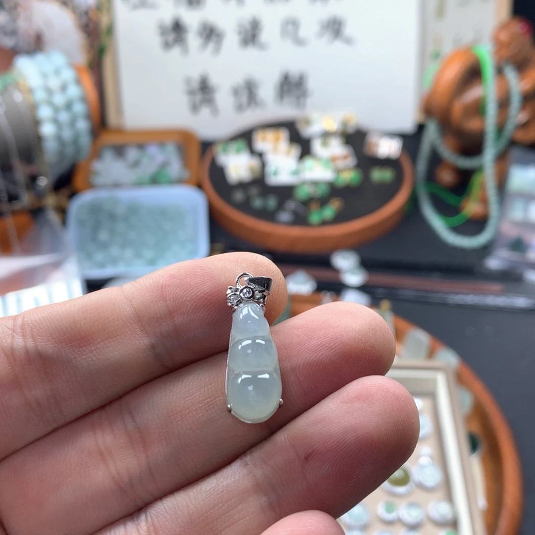 颈饰银S925镶嵌翡翠