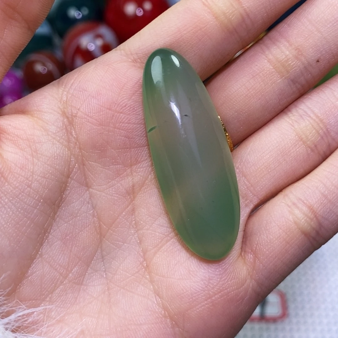 用***7玛瑙/玉髓未镶嵌珠宝奇石