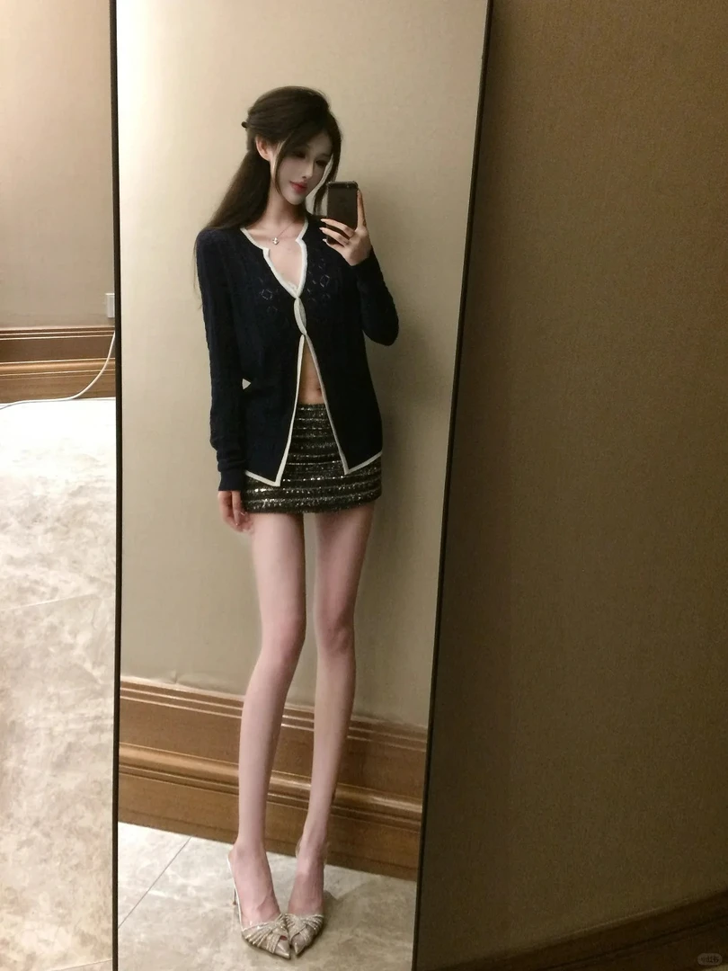 2025秋季新款高智感穿搭纯欲V领针织开衫配小众亮片半身裙两件套