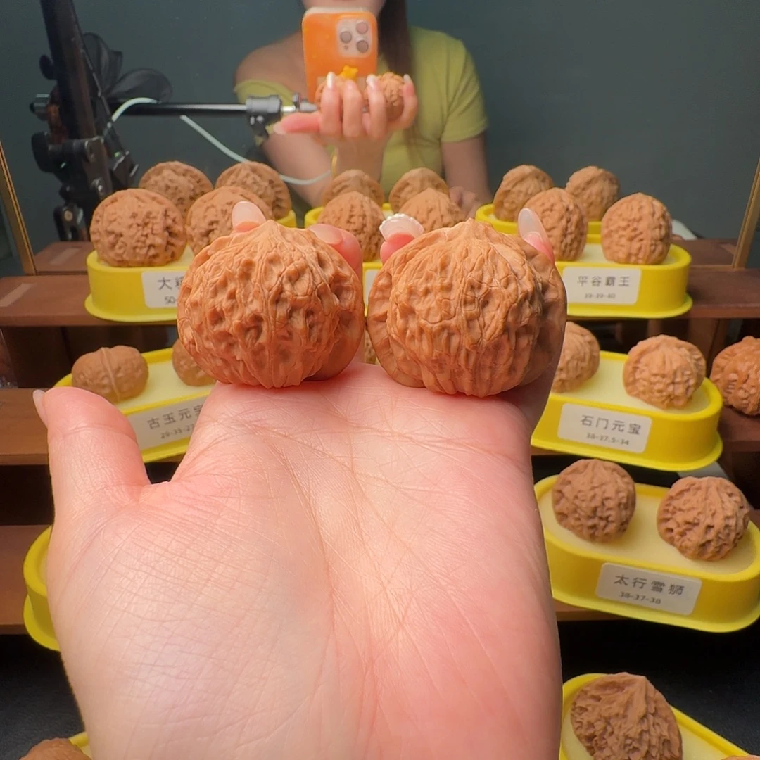 明***。文玩核桃吊坠45全品崔凯公子帽