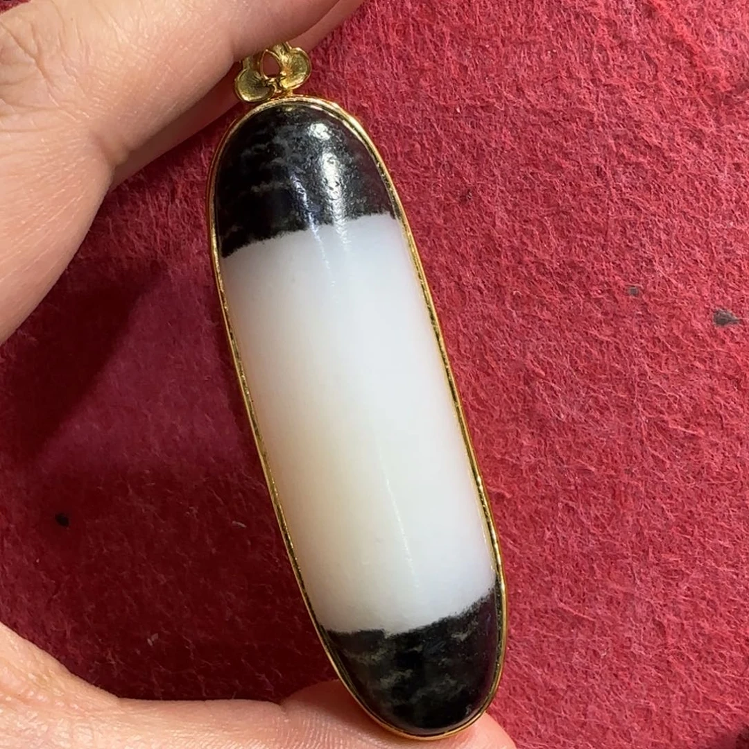 和田玉未镶嵌挂件金**司