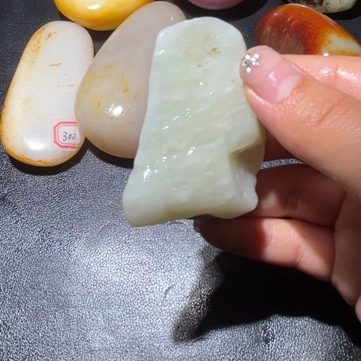 和田玉未镶嵌珠宝奇石