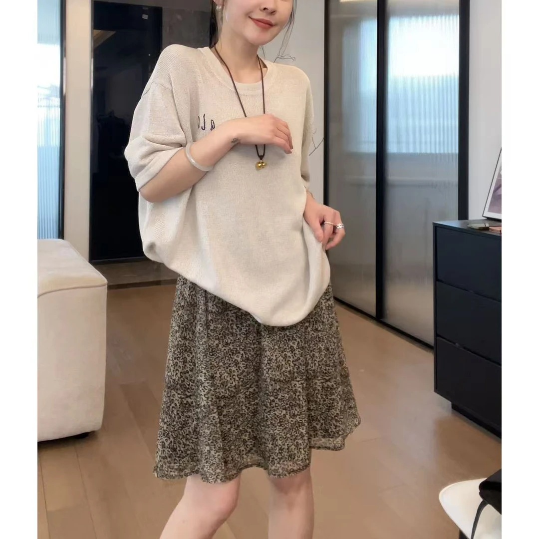 玖了个玖 2025夏 极简百搭气质小豹纹松紧腰短裙 2504C1985