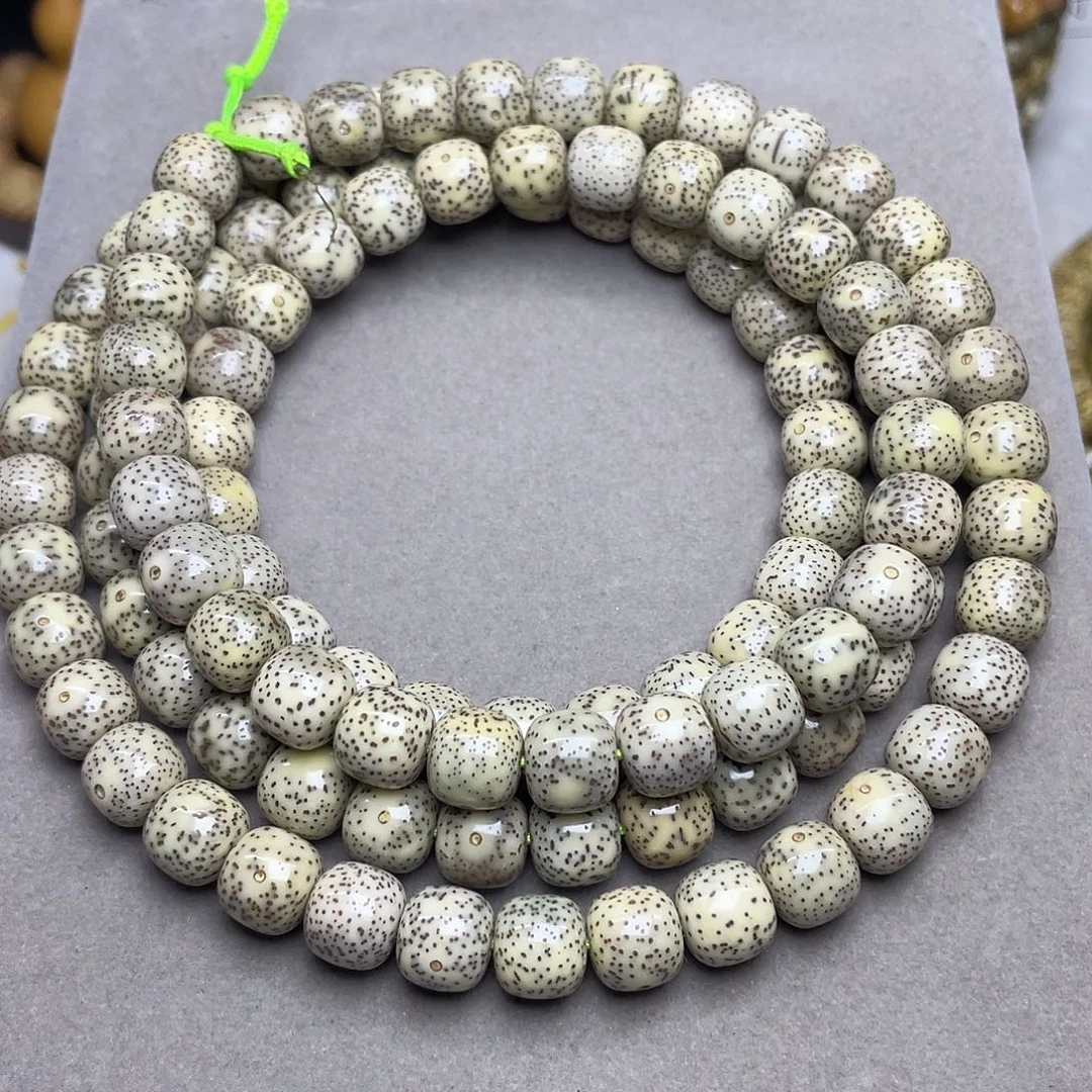吊坠星月菩提11×10尺寸，石玉料，带备籽