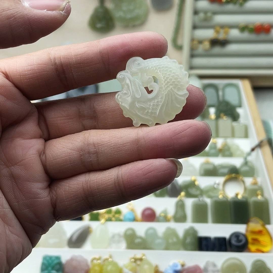 和田玉未镶嵌吊坠(不含链)