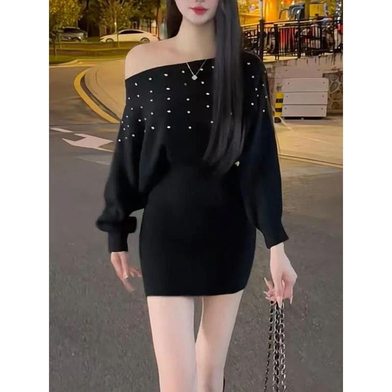 纯欲风一字领烫钻毛衣连衣裙女秋冬收腰显瘦蝙蝠袖针织包臀短裙子