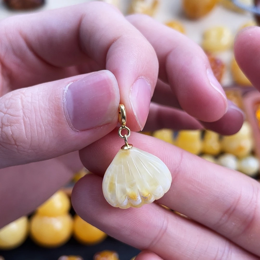 妙***子琥珀未镶嵌珠宝奇石