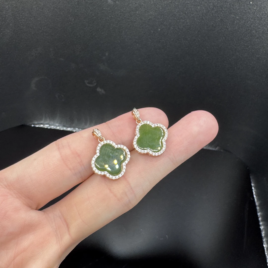 【东北哥精选】s925银和田玉幸运草吊坠赠皮绳J1【多样性发其一】