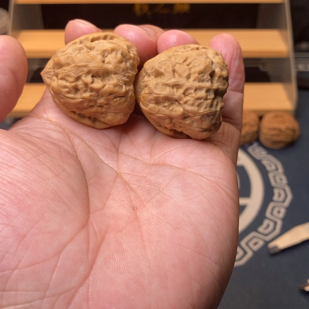 ****仔把件文玩核桃36箭毒蛙