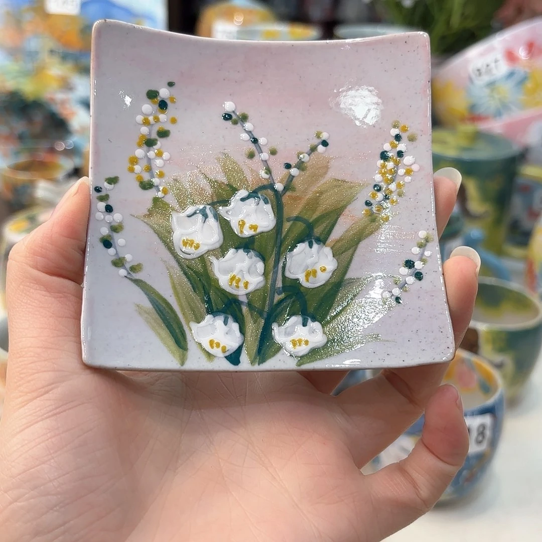 瓷片兔兔好可爱呀打