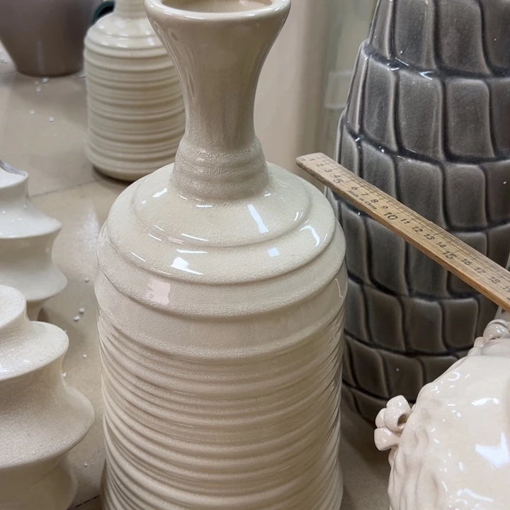 瓷片微瑕陶瓷。。。。丝。。。。。。？