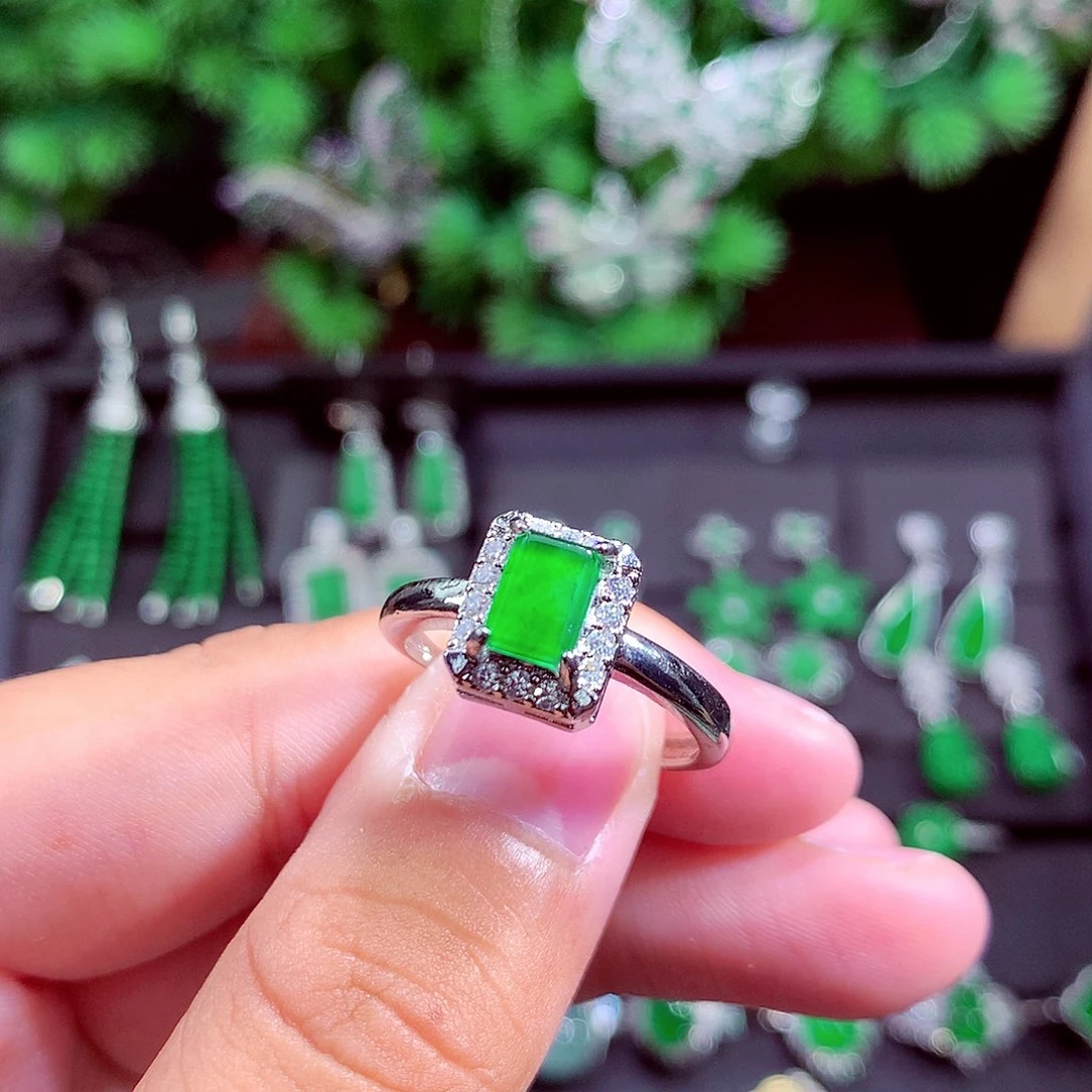 颈饰未镶嵌翡翠天然