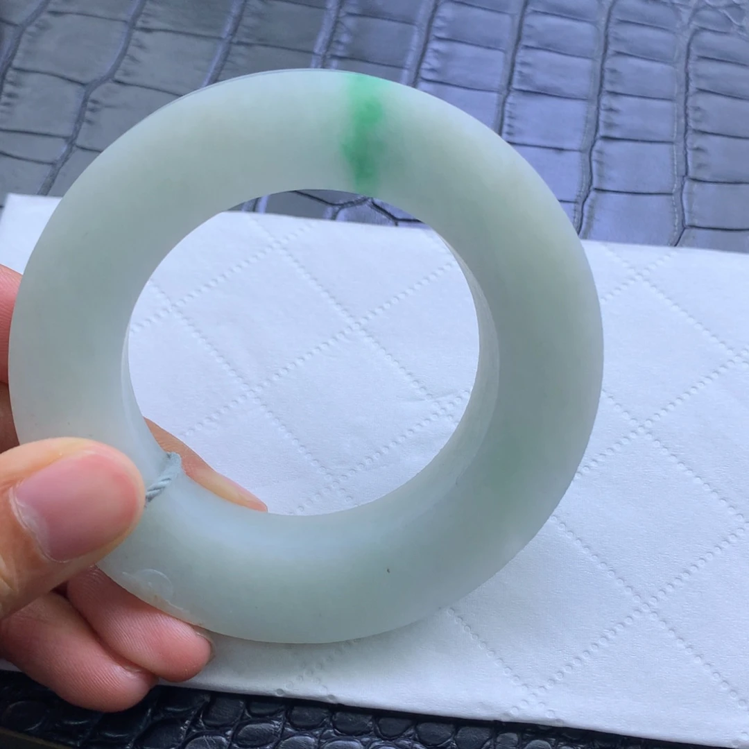 定制翡翠未镶嵌翡翠手镯