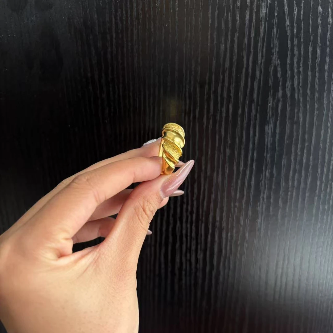 B04-中缅边民螺纹戒指