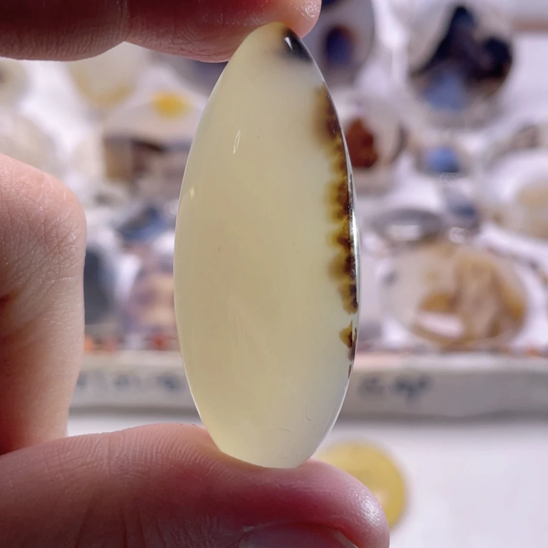 玛瑙/玉髓未镶嵌珠宝奇石