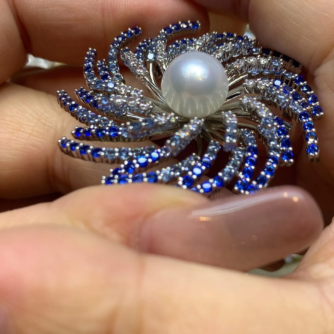 未镶嵌胸饰海水珍珠