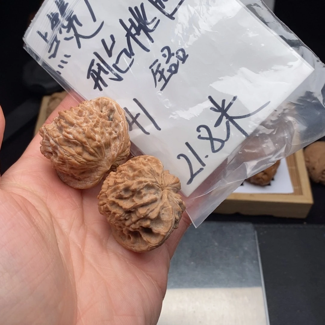 文玩核桃吊坠刘*桃园