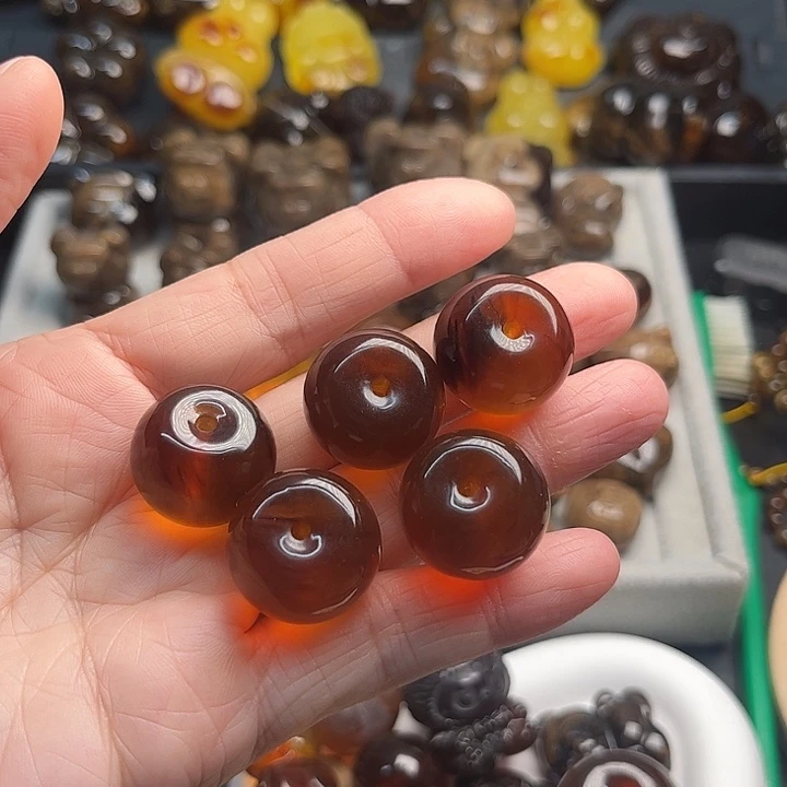 琥珀颈饰未镶嵌墩子