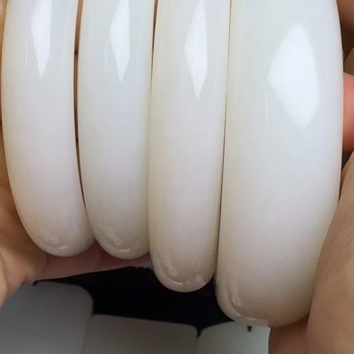 抱***器和田玉未镶嵌挂件