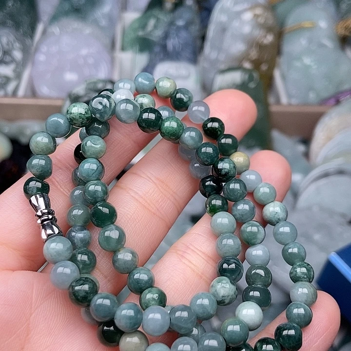 翡翠未镶嵌颈饰翡翠有微瑕