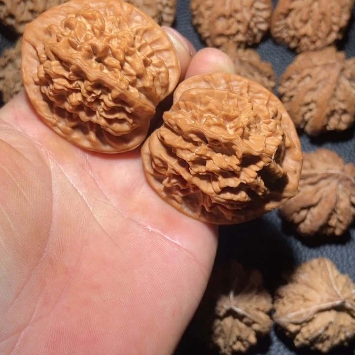 9***7文玩核桃吊坠秦岭野生文玩核桃