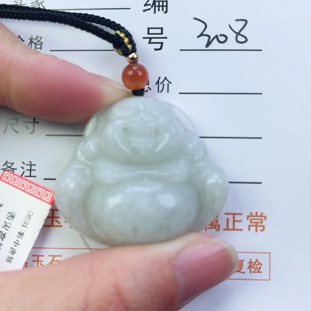 翡翠颈饰未镶嵌佛公