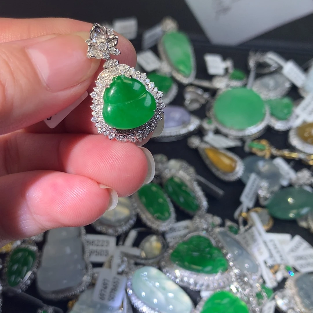 吊坠(不含链)18K金镶嵌翡翠