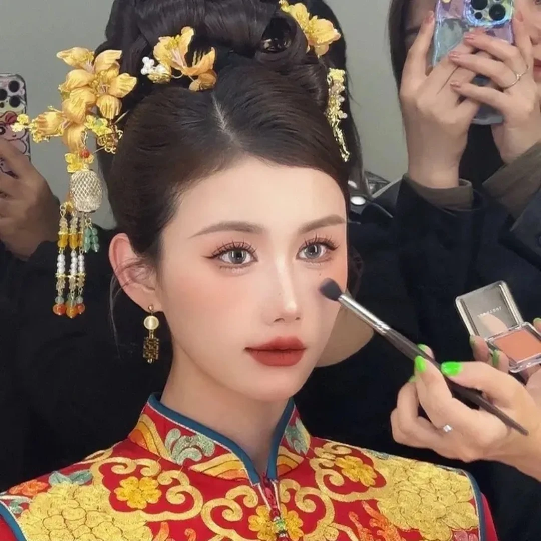 中式新娘秀禾服头饰古典马面裙金色步摇发簪结婚礼晨袍龙凤褂配饰