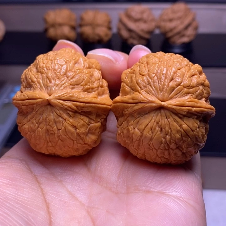 把件文玩核桃金丝绣球30