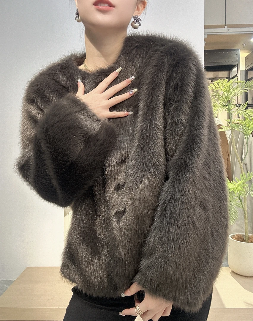 AM-2026冬季新款定制北欧貂潮牌时尚短款女士外套宽松百搭气质