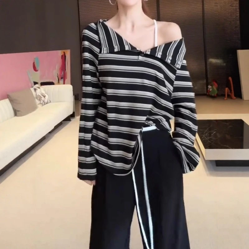 翻领条纹斜肩长袖T恤秋季新款胖MM大码女装复古宽松显瘦露肩上衣