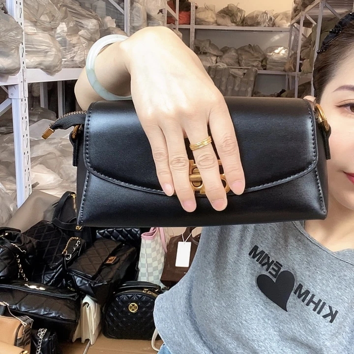 蚕丝小牛剖层皮革PU