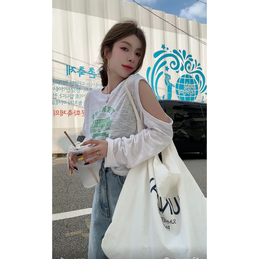 HuiHui【灰灰欧尼】韩国东大门 露肩长袖T恤字母百搭上衣（A698）
