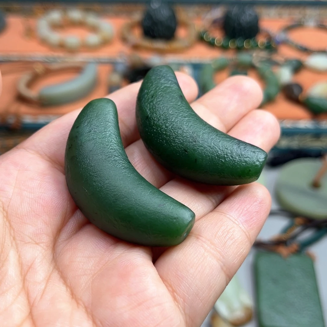 和田玉未镶嵌颈饰陌****y