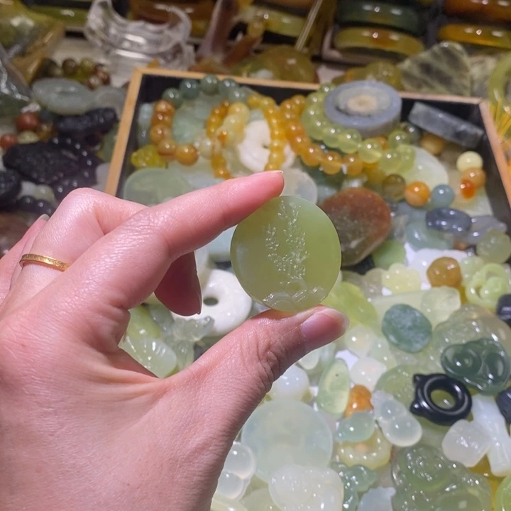蛇纹石玉合金颈饰