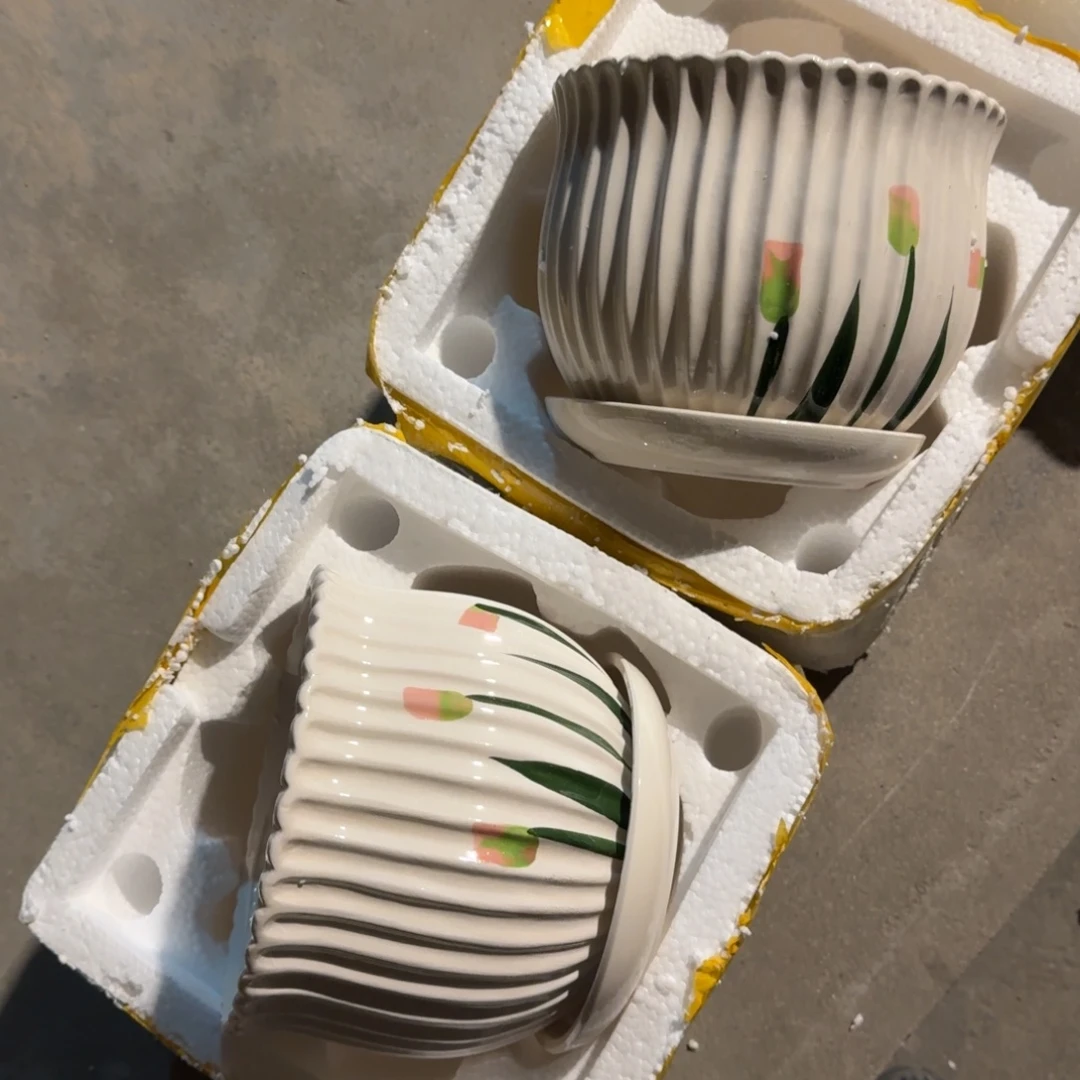 微瑕疵介意勿拍陶瓷器皿B365