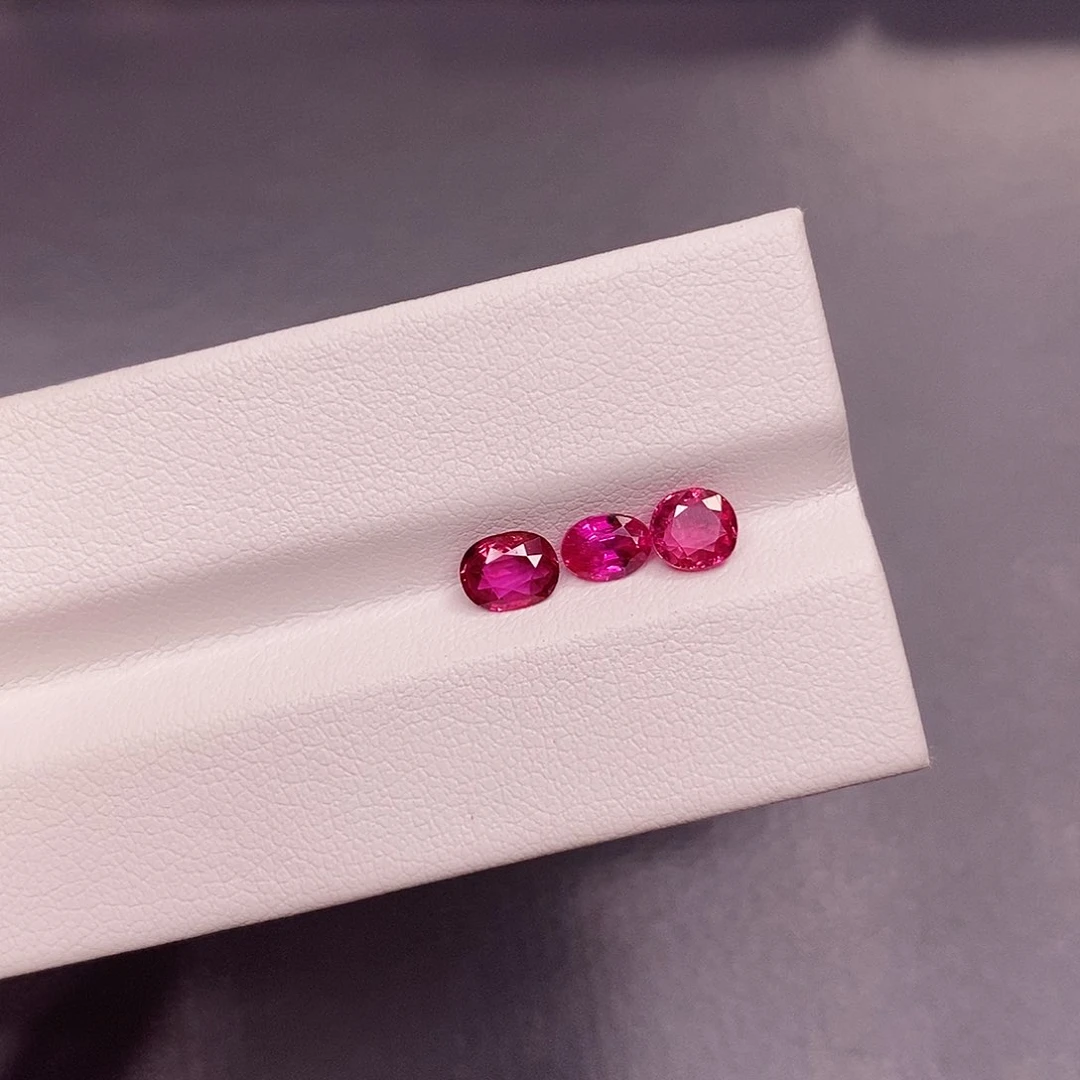 裸石红宝石360一克拉，仅供展示，挑好上定向