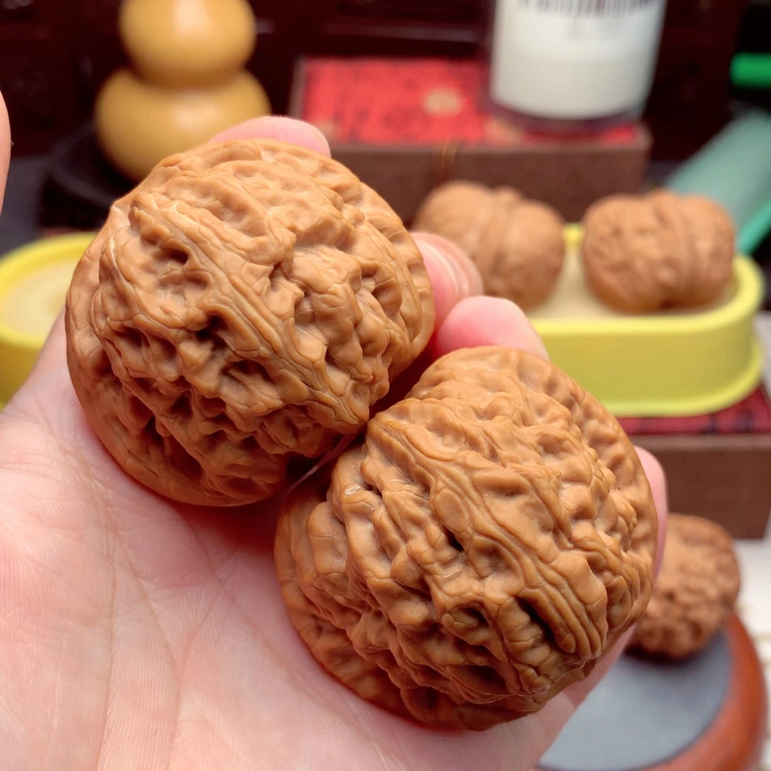 文玩核桃把件蒙*红锦鲤全品  1号