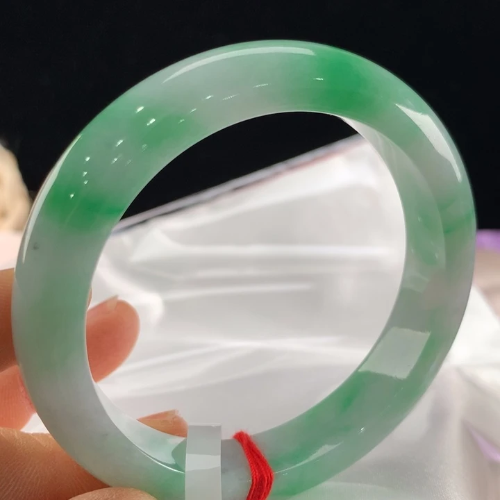 翡翠手镯未镶嵌微瑕-3827