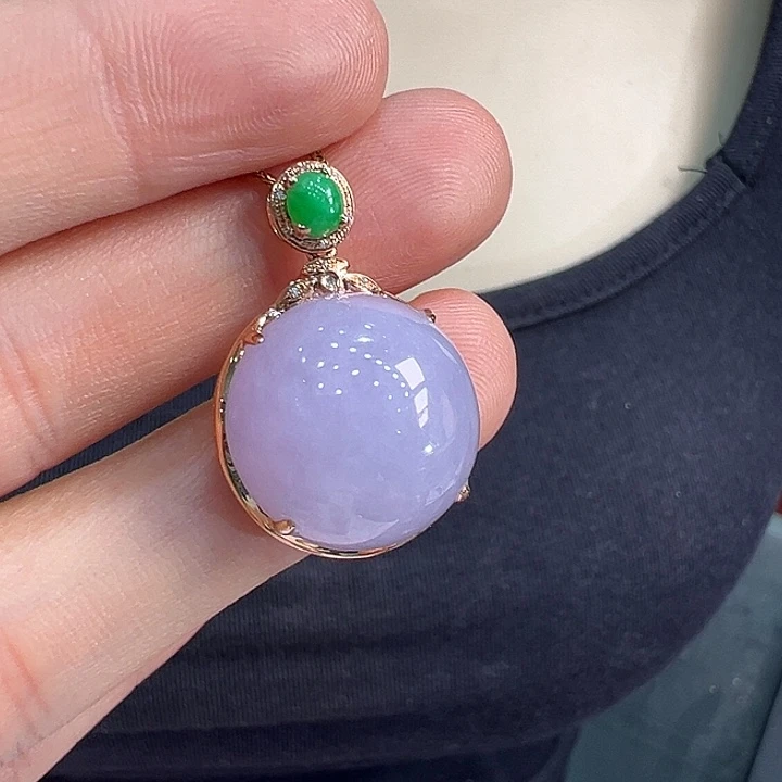 翡翠18K金镶嵌颈饰吊坠