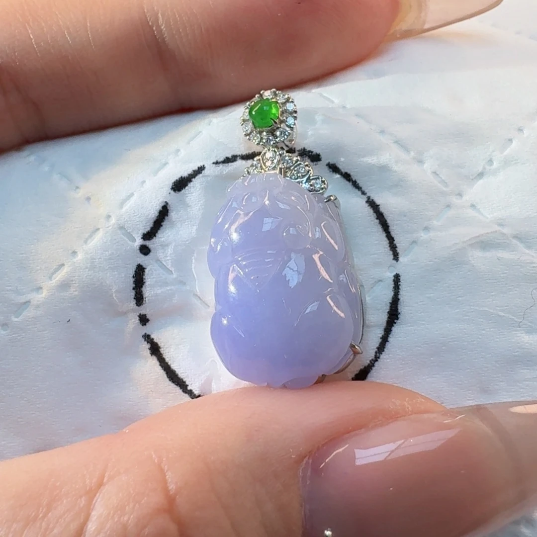 翡翠颈饰18K金镶嵌吊坠