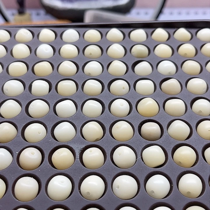 白玉菩提吊坠微瑕11奶黄桶100卡灯牌宠100