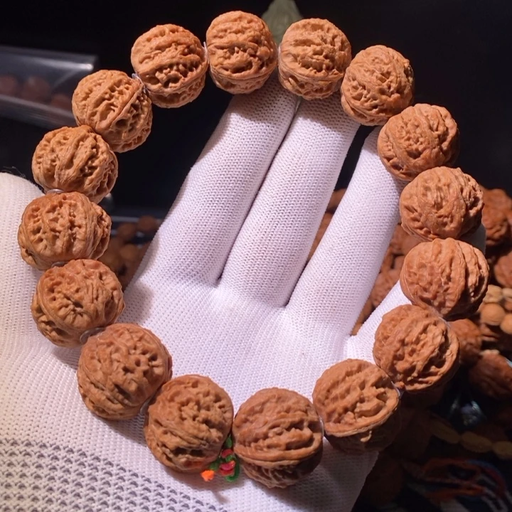 手串文玩核桃……48