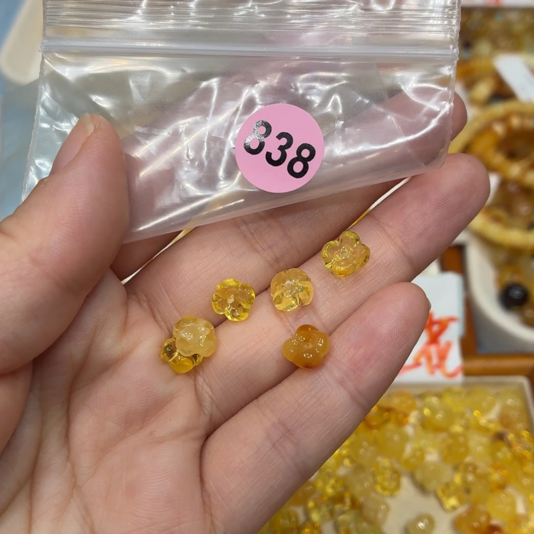 琥珀未镶嵌珠宝奇石