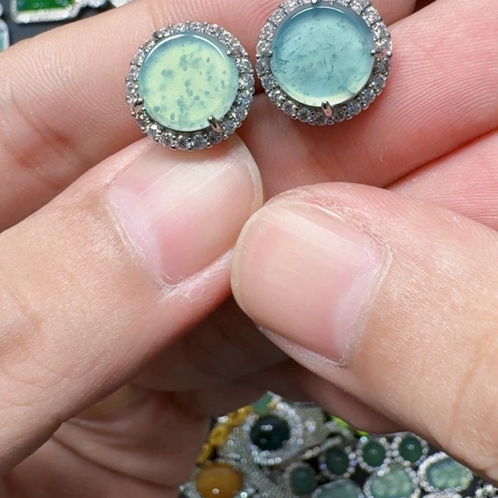 翡翠未镶嵌颈饰天然A货翡翠放漏